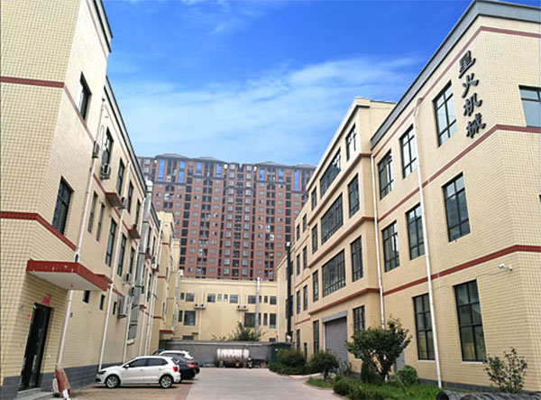 大型洗瓶灌裝旋蓋機生產線生產廠家